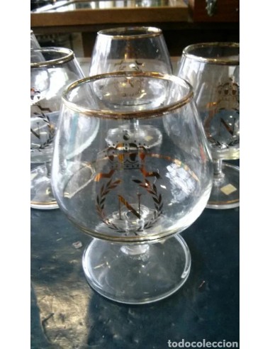 Seis copas de cristal publicidad...