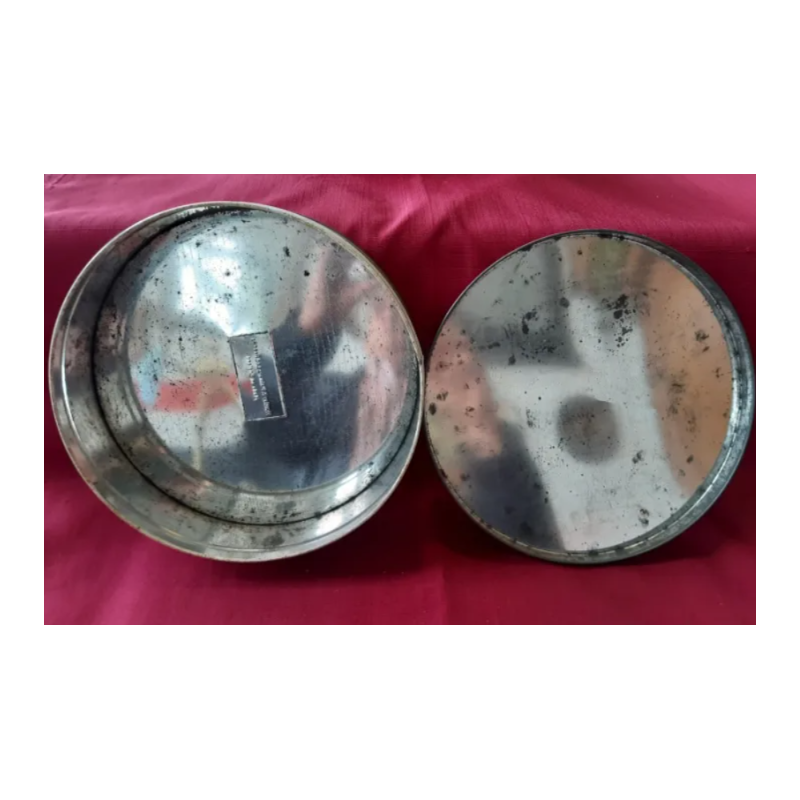 Antigua caja redonda metálica...