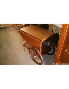 Bonita mesa camarera, en...