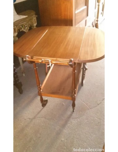 Bonita mesa camarera, en madera...