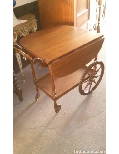 Bonita mesa camarera, en madera...