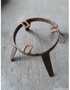 Trébede, cuatro pies, tres... 2