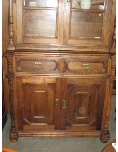 Cristalera de castaño y nogal