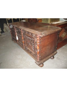 Arcón tallado en madera de... 2