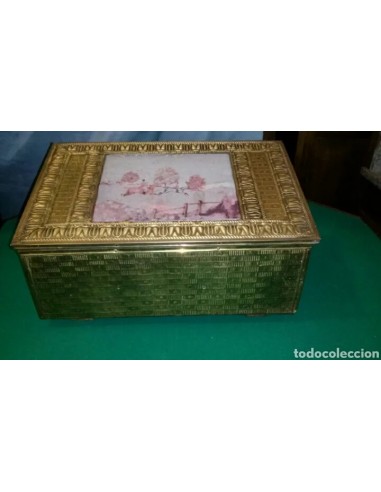 CARBONERA O COFRE DE MADERA Y LATÓN